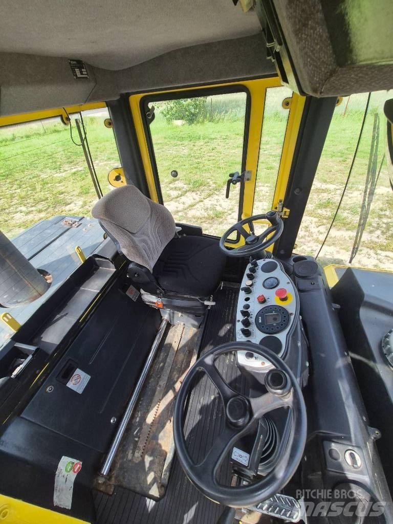 Bomag BW 24 R H 胶轮压路机
