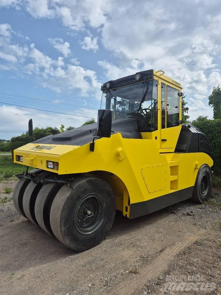 Bomag BW 24 R H 胶轮压路机