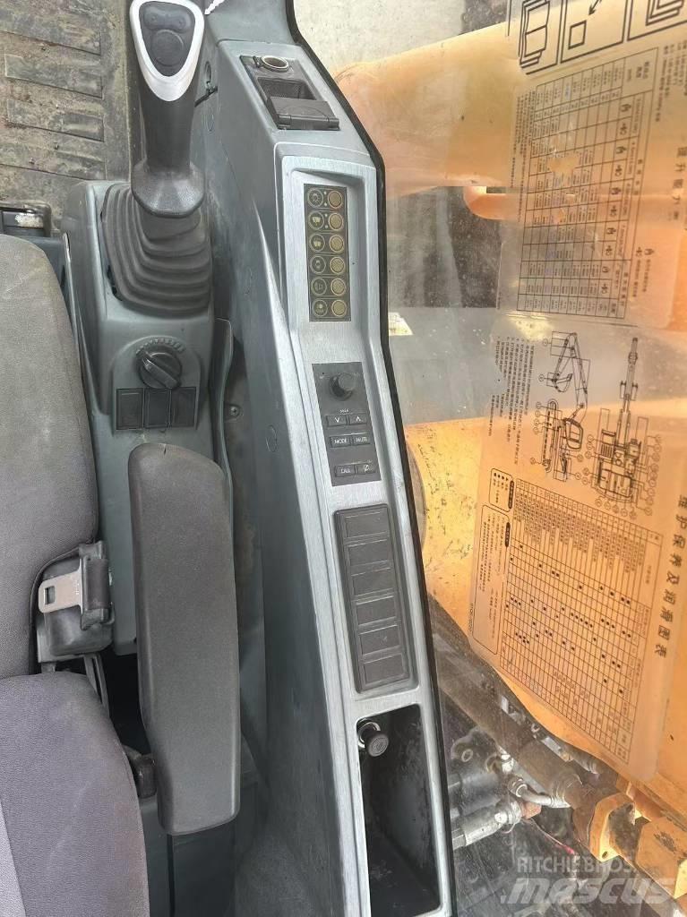 Hyundai R220LC-9S 履带挖掘机