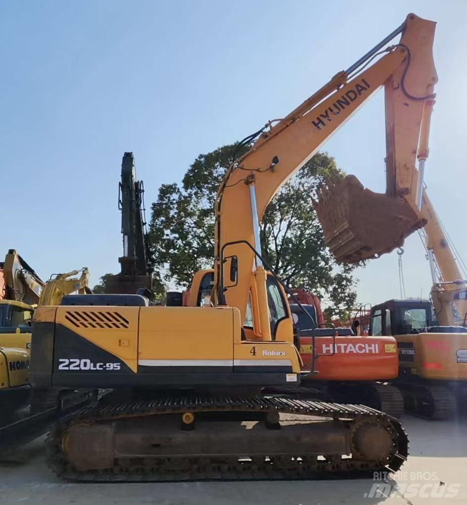 Hyundai R220LC-9S 履带挖掘机
