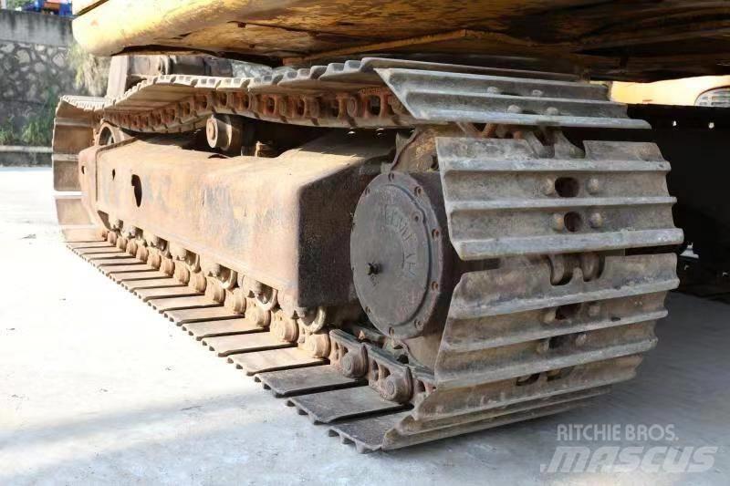 Komatsu PC 120-6E 小型挖掘机