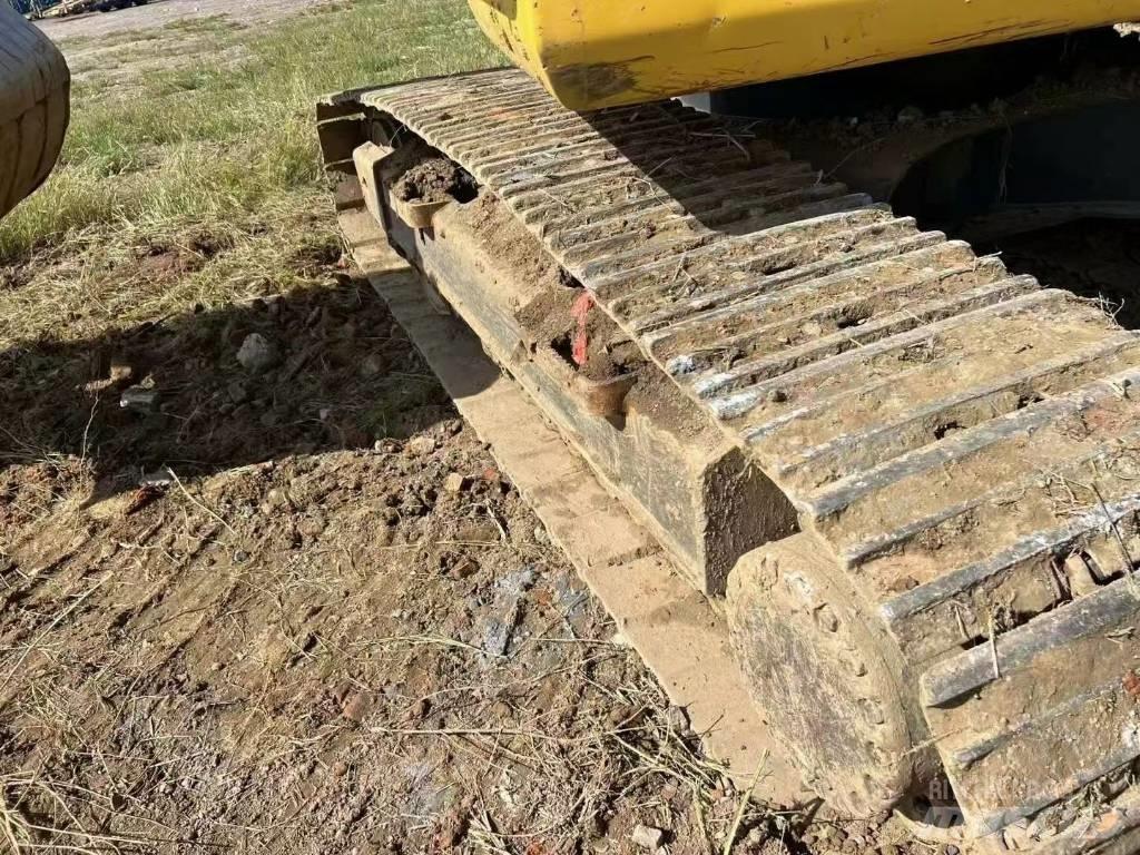 Komatsu PC 200 履带挖掘机