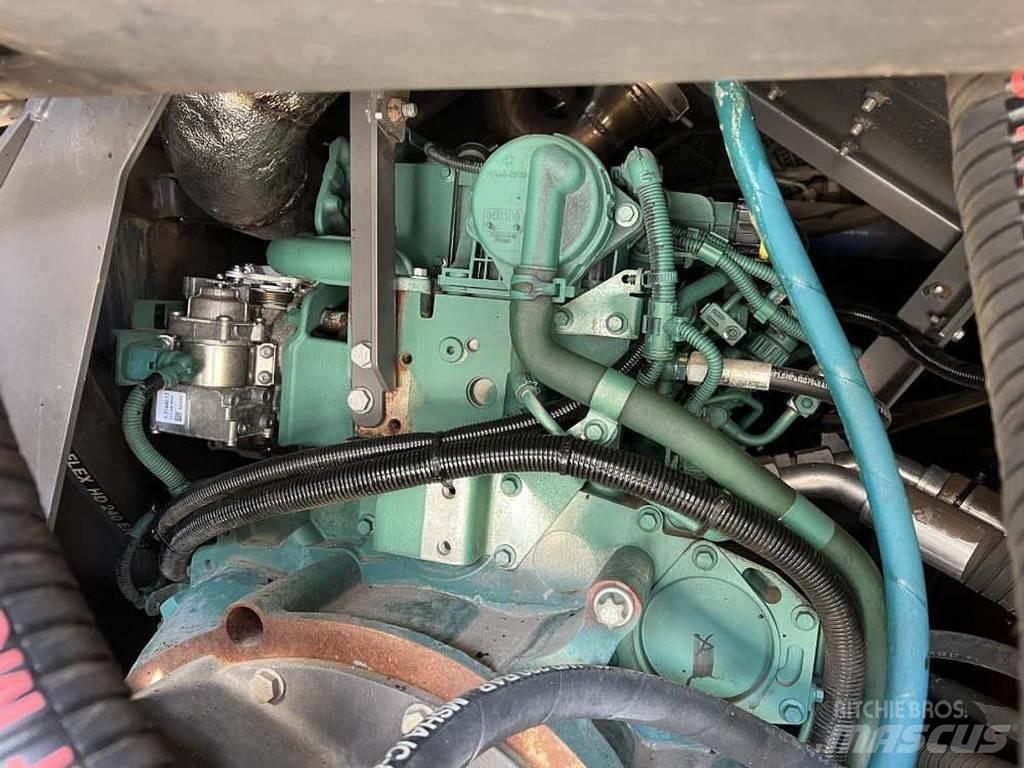 Volvo P 6870D 沥青摊铺机