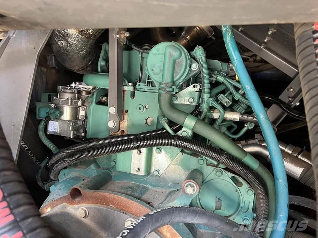 Volvo P 6870D 沥青摊铺机