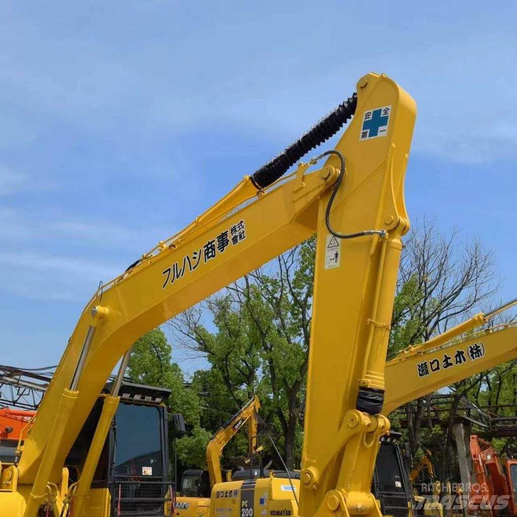 Komatsu PC 220-8 履带挖掘机