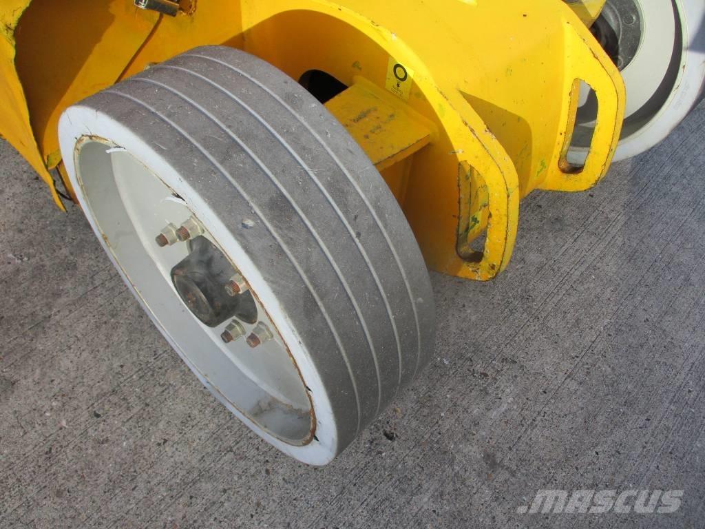 Manitou 120 AET JC 曲臂高空工作平台