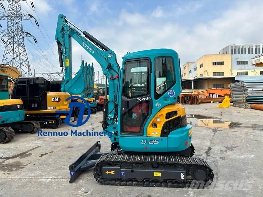 Kubota U 25 小型挖掘机