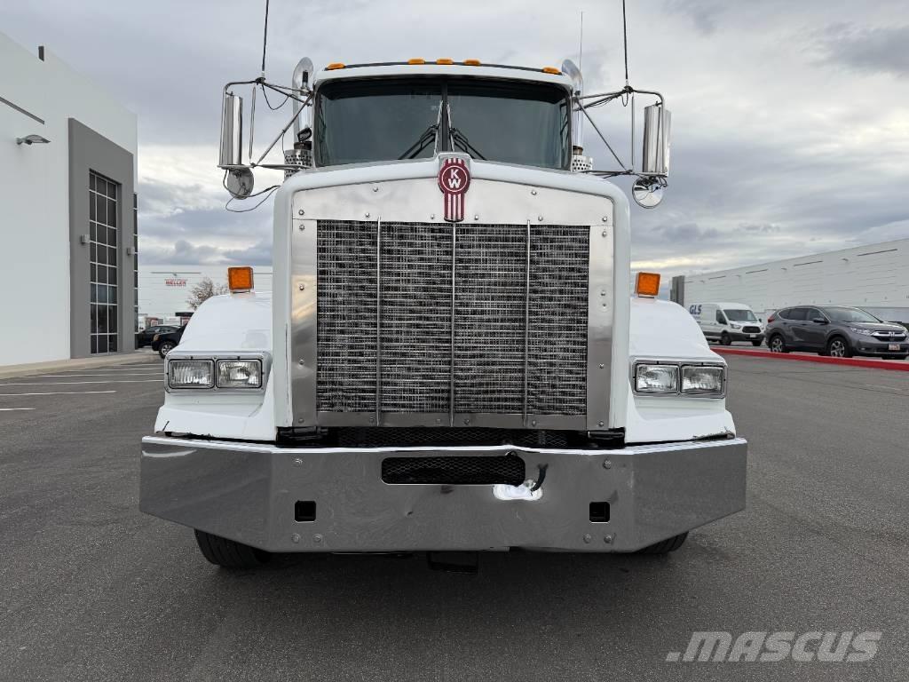 Kenworth T 800 牵引车