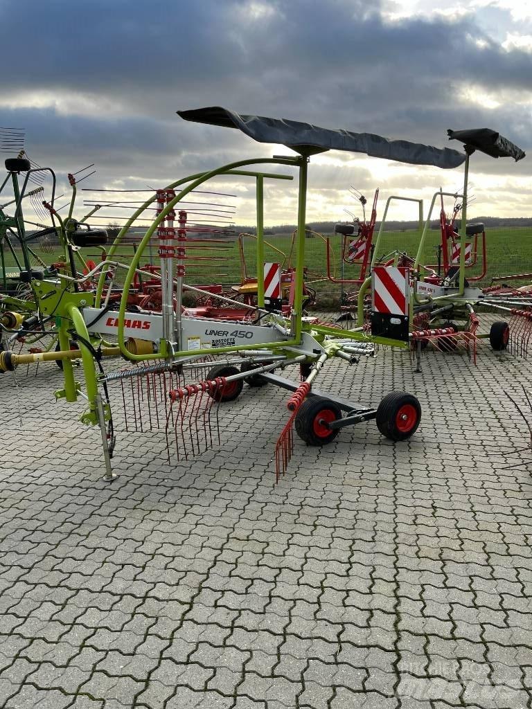 CLAAS Liner 450 犁耙和摊草机