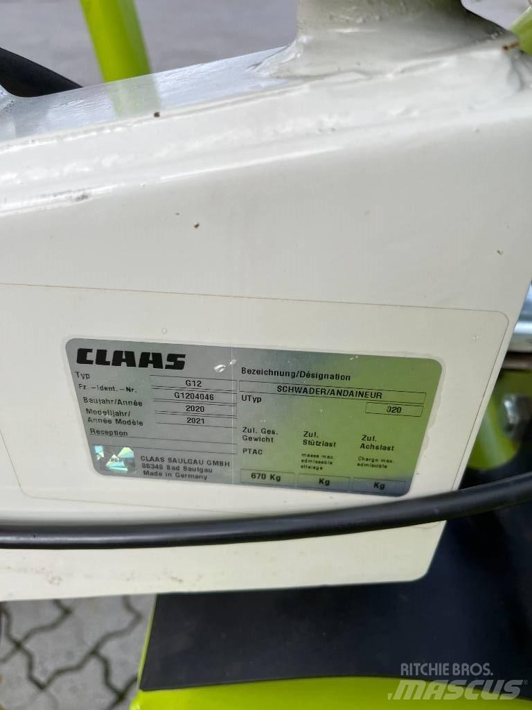 CLAAS Liner 450 犁耙和摊草机