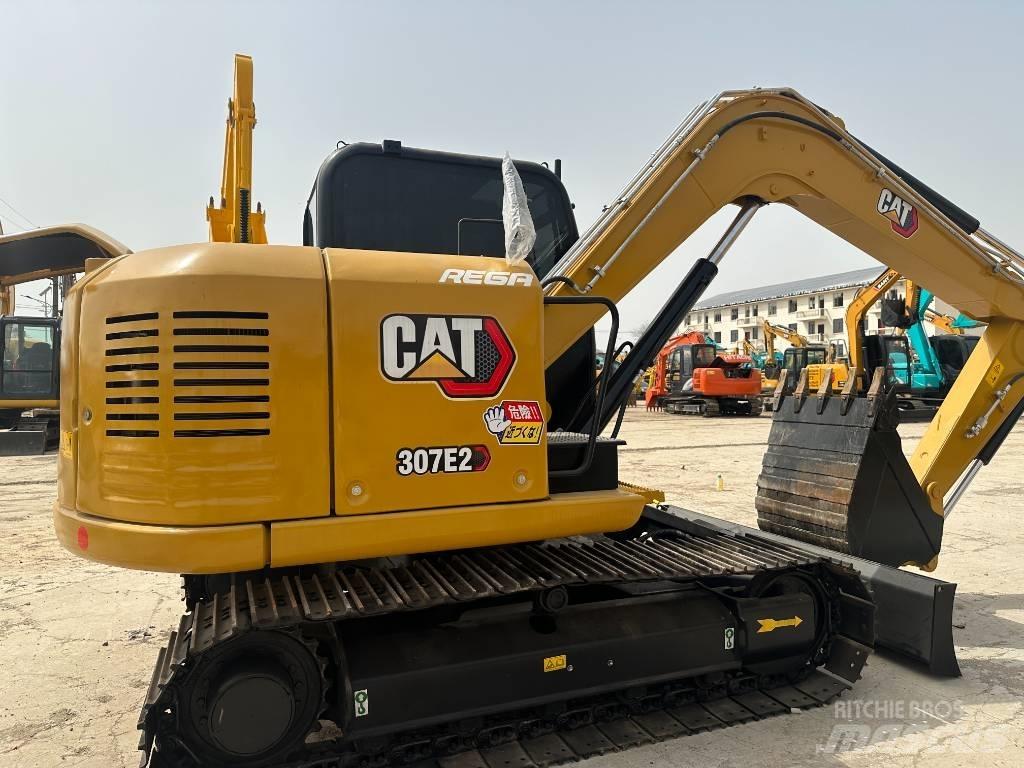 CAT 307E2 中型挖掘机