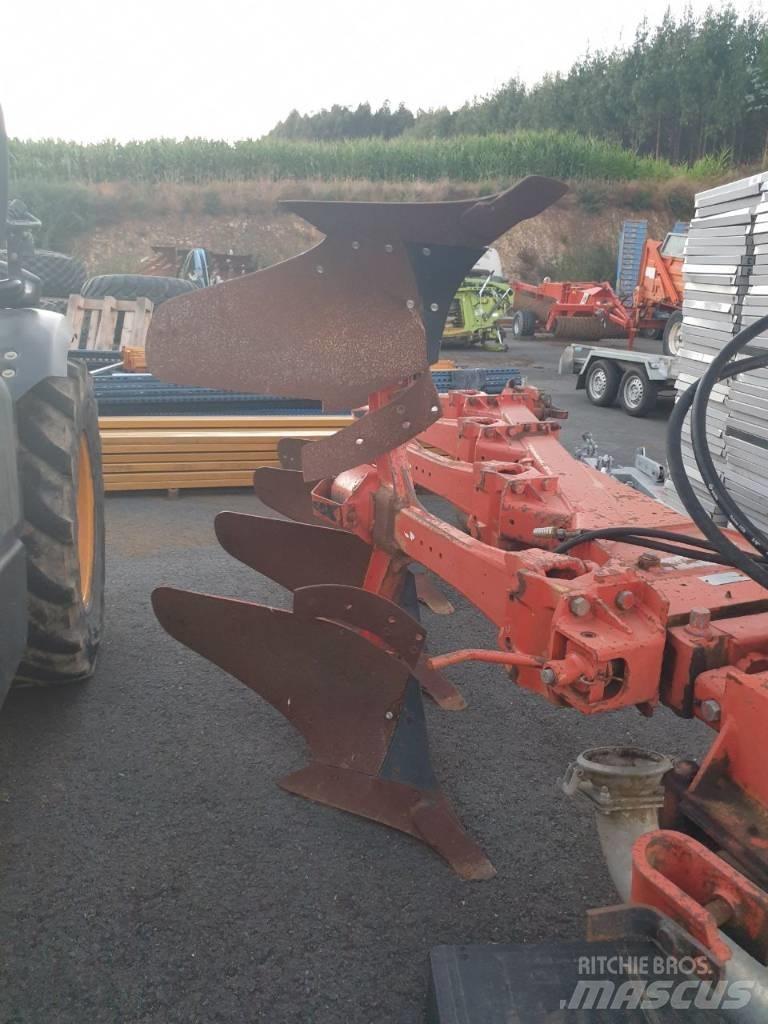 Kuhn 375E 传统犁