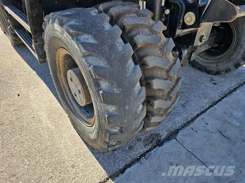 CAT M 320F 轮式挖掘机