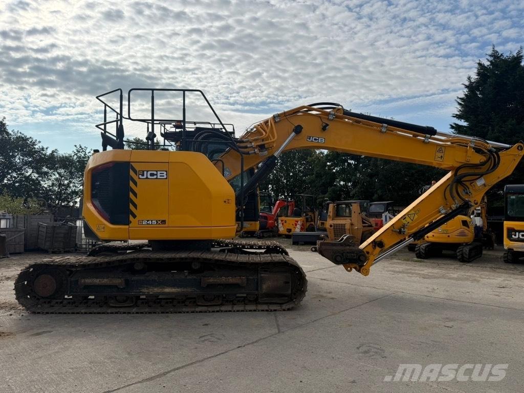 JCB 245 XLR 履带挖掘机