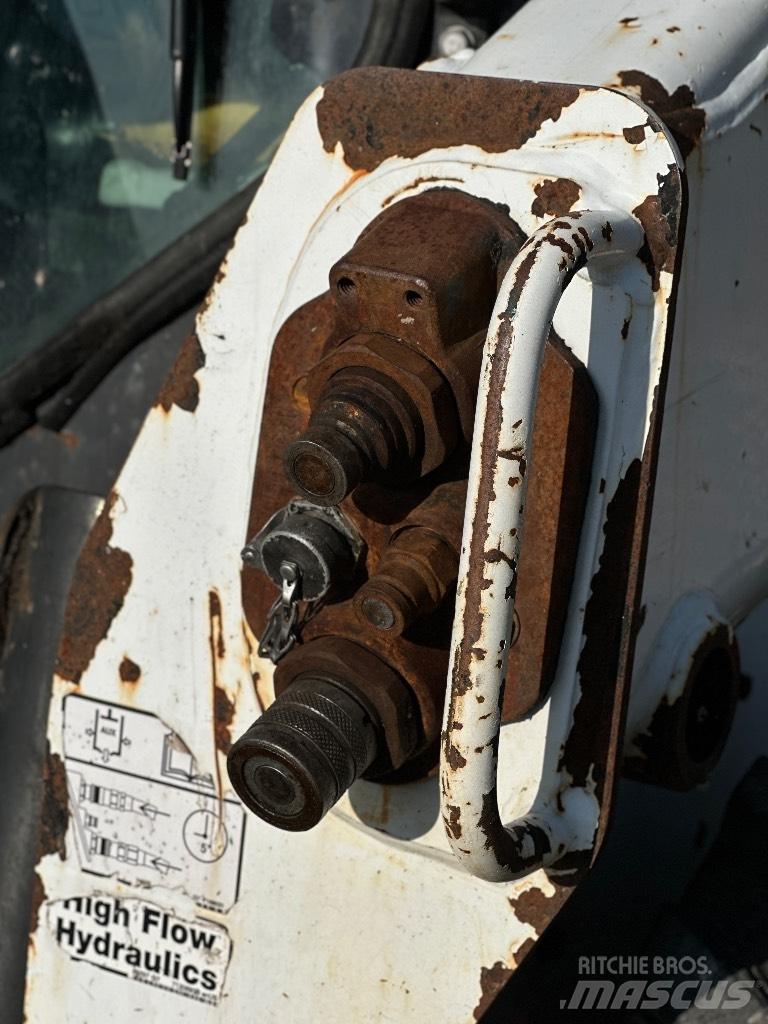 Bobcat S530 滑移装载机