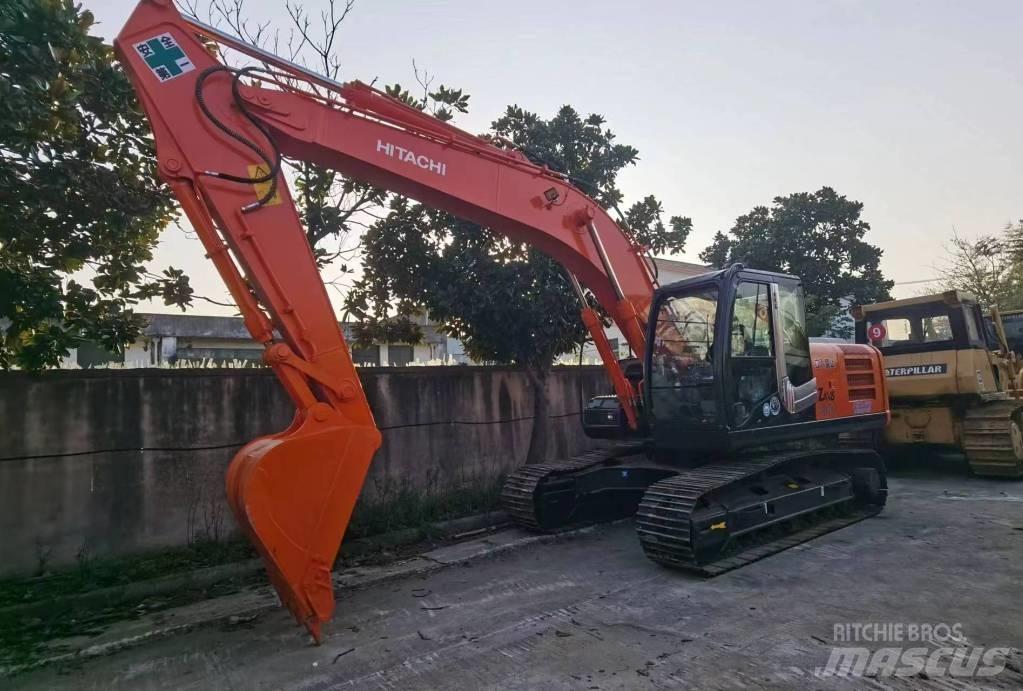 Hitachi ZX 200 履带挖掘机