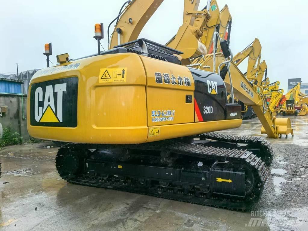 CAT 320D2 中型挖掘机