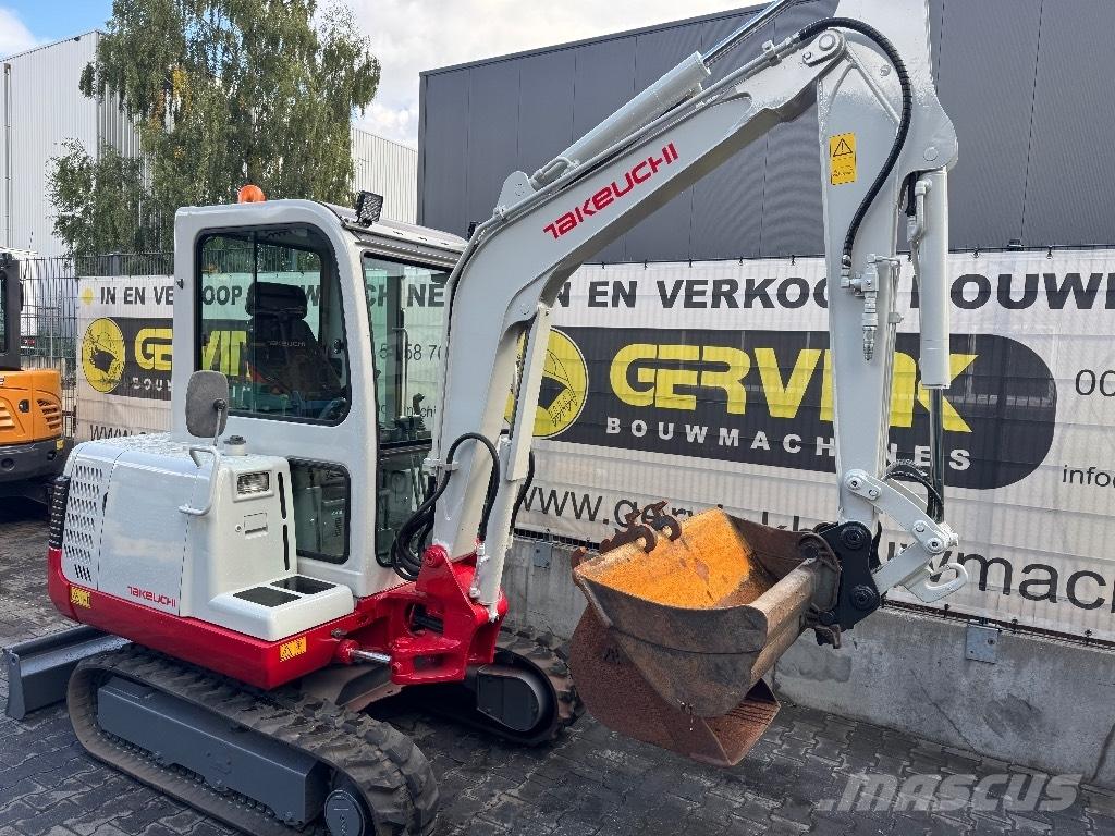 Takeuchi TB125 小型挖掘机