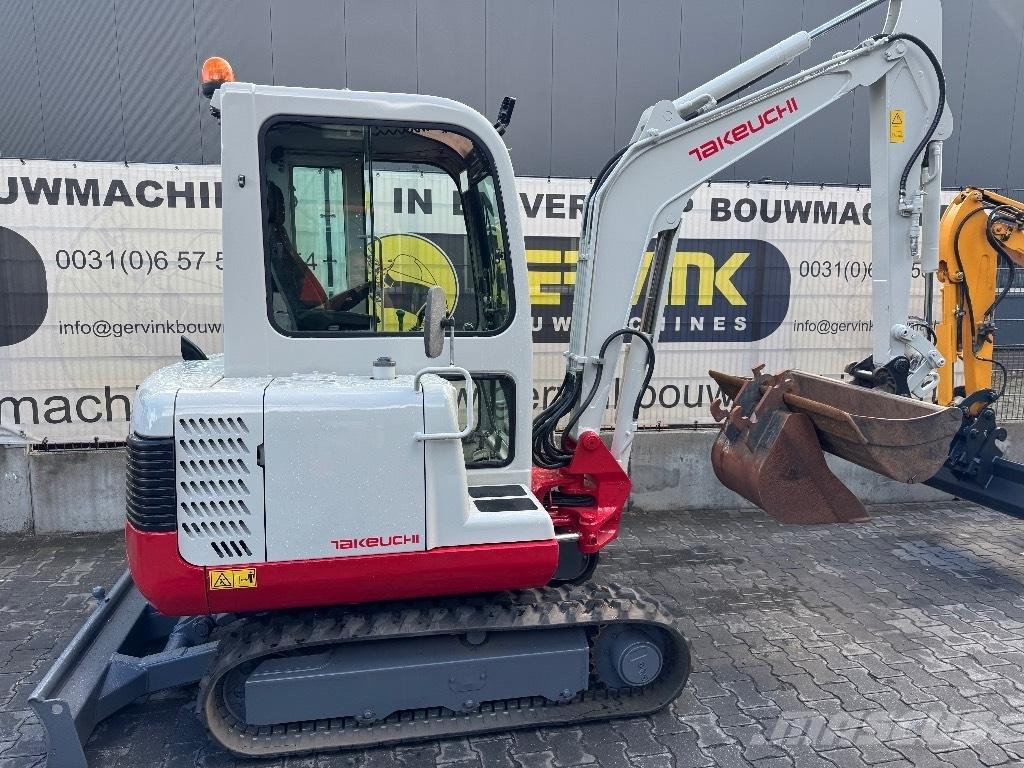 Takeuchi TB125 小型挖掘机