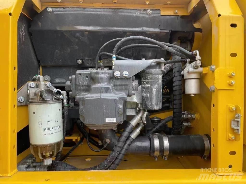 Komatsu PC220-8 履带挖掘机