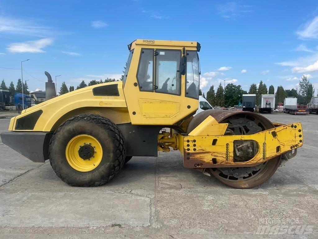 Bomag BW213 DH-4 单轮压路机
