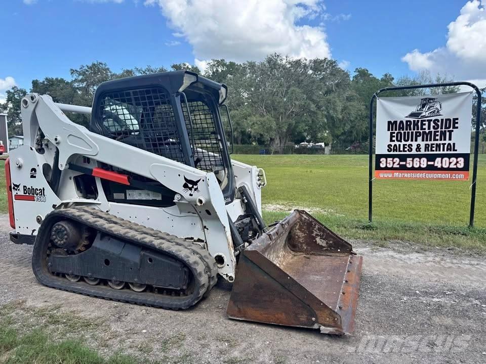 Bobcat T 590 滑移装载机