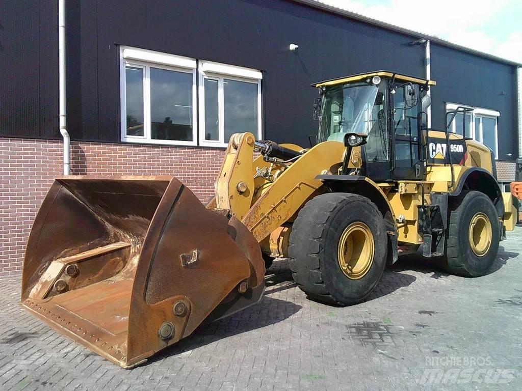 CAT 950M 轮式装载机