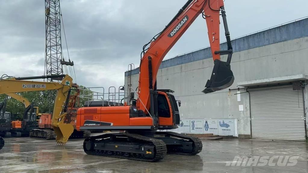 Doosan DX 225 LC 履带挖掘机