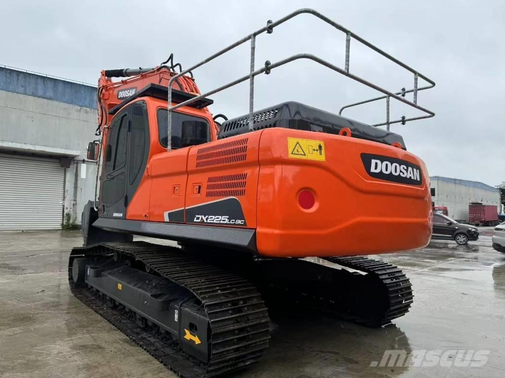 Doosan DX 225 LC 履带挖掘机