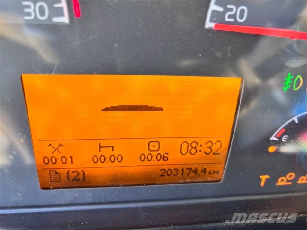 Volvo FM 440 8X4 自卸式货车