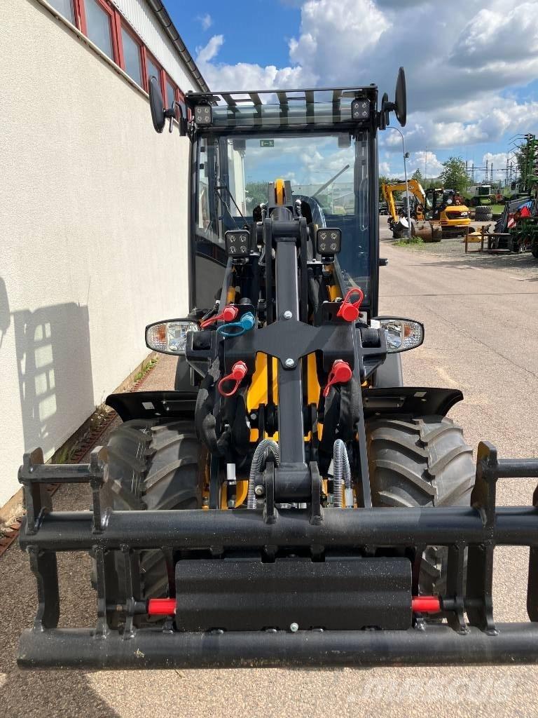 JCB 403 小型装载机