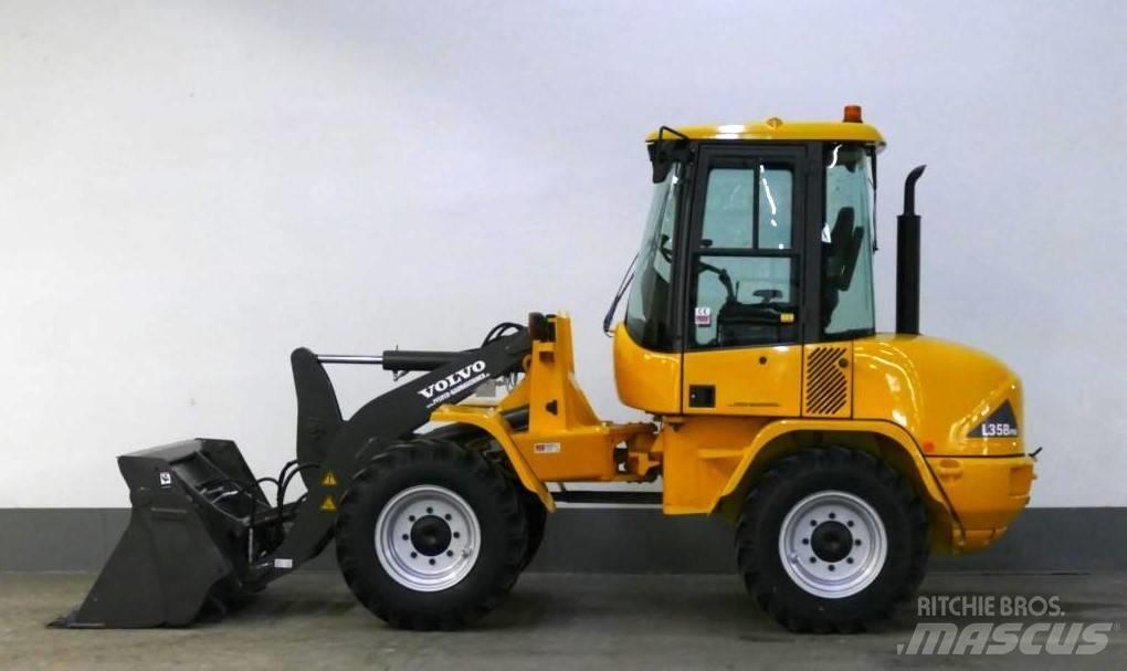 Volvo L 35 B - Z - 4x4 轮式装载机