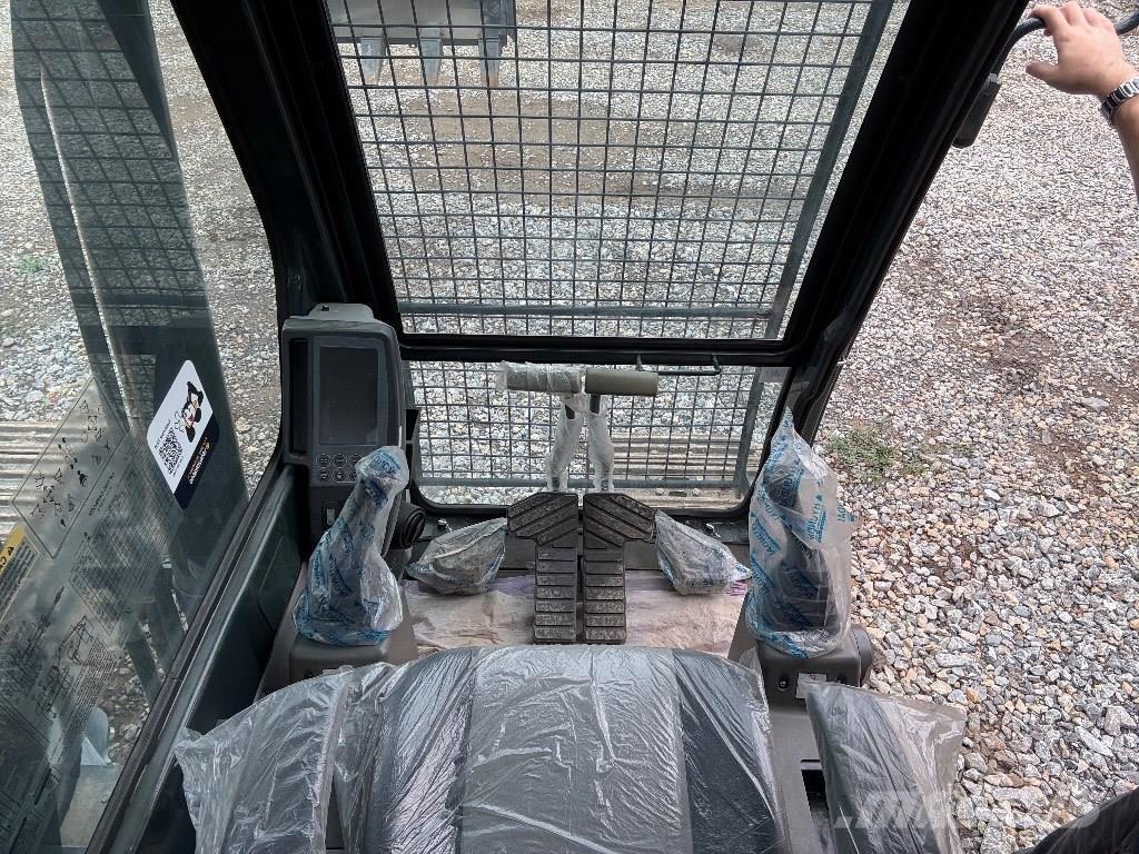 Hyundai Robex 220 LS 履带挖掘机