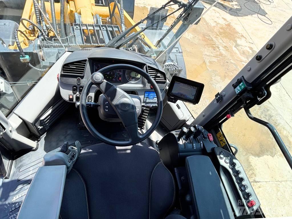 Komatsu WA380-8E0 轮式装载机