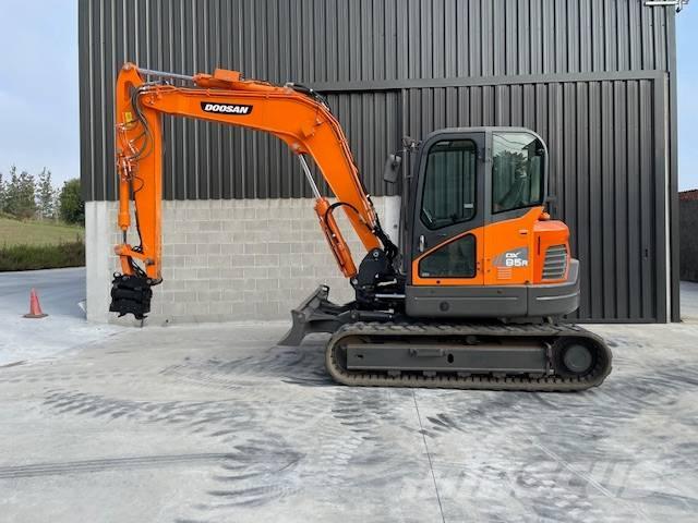 Doosan 85 中型挖掘机