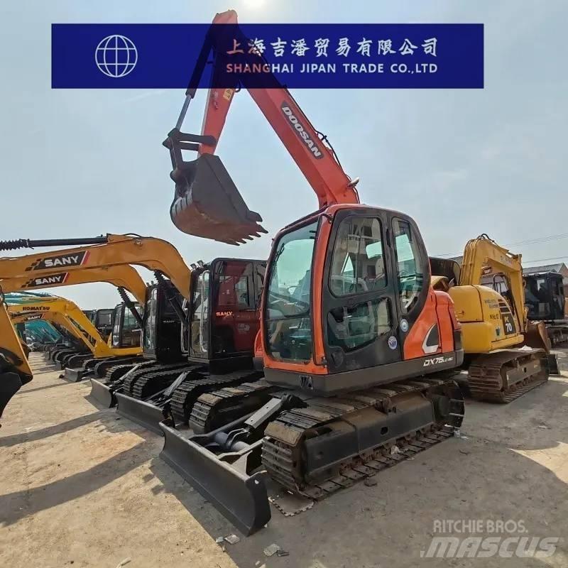 Doosan DX 75 小型挖掘机