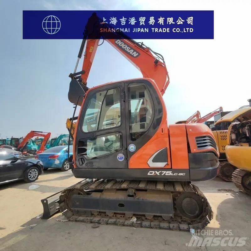 Doosan DX 75 小型挖掘机