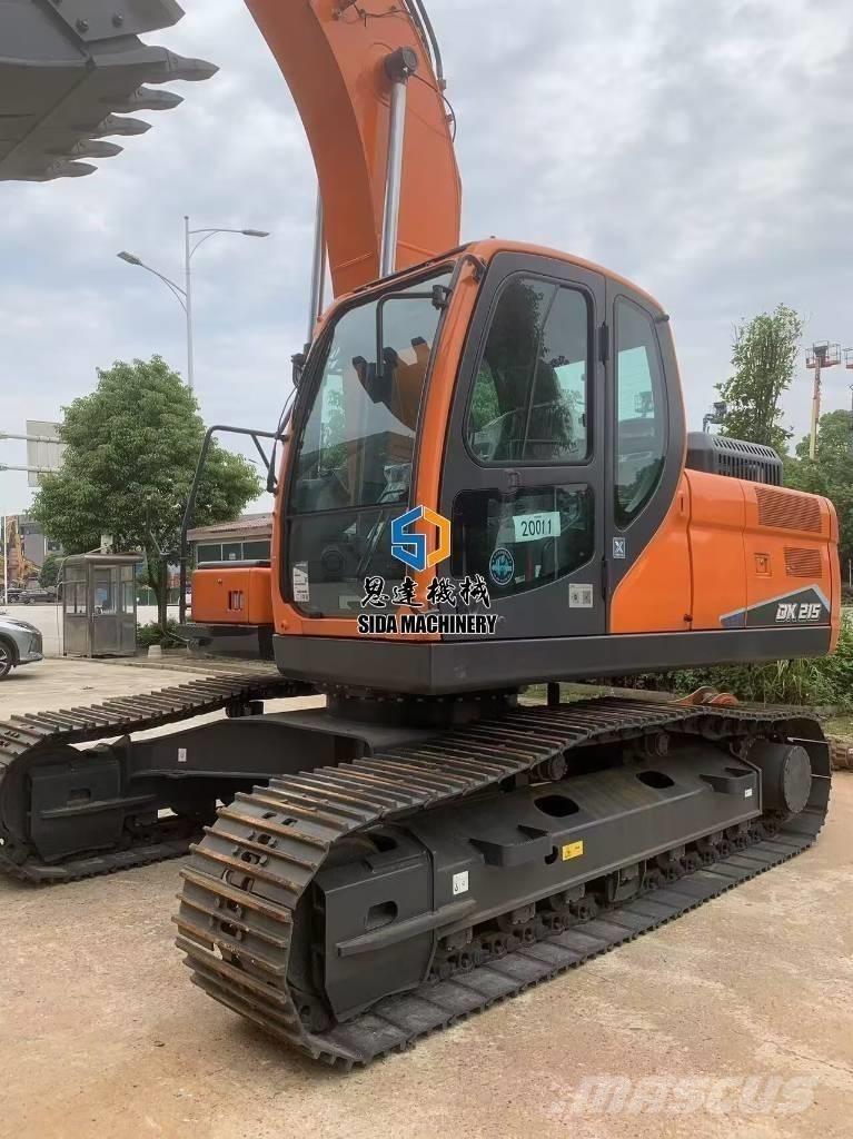 Develon DX 215 中型挖掘机