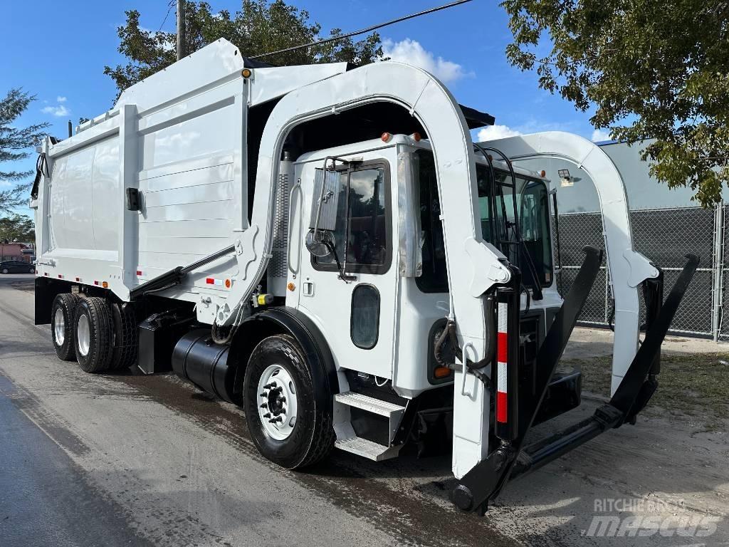 Mack MRU 613 垃圾车