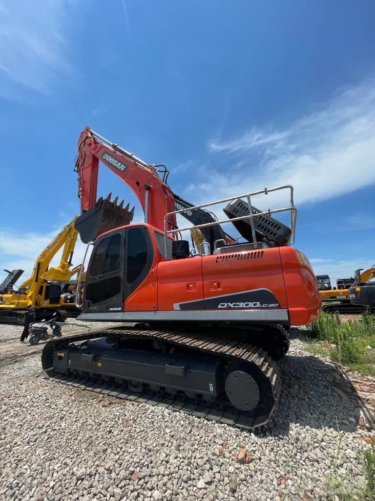 Doosan DX 300 LC 履带挖掘机