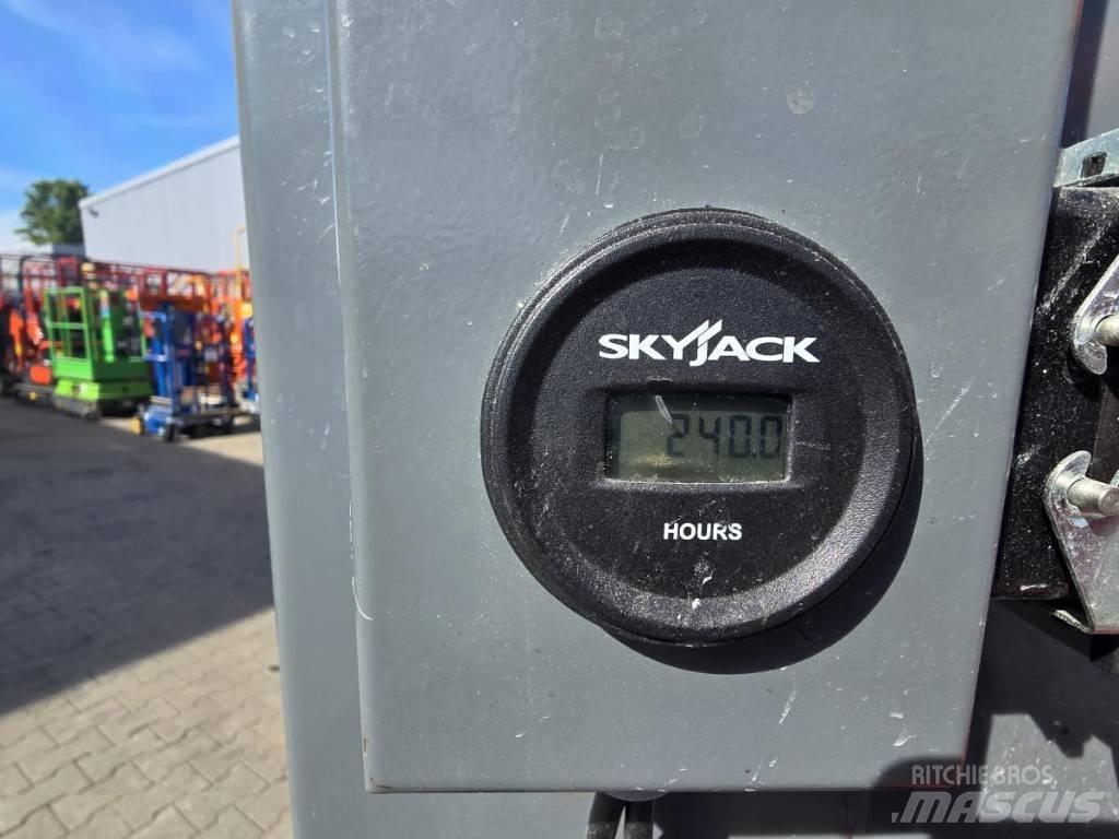 SkyJack SJ 16 客货电梯