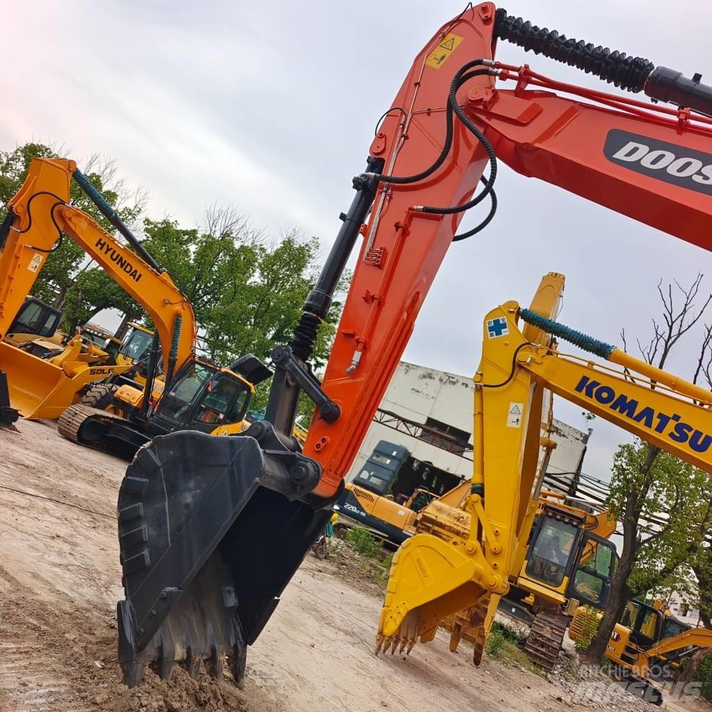 Doosan DX300 履带挖掘机