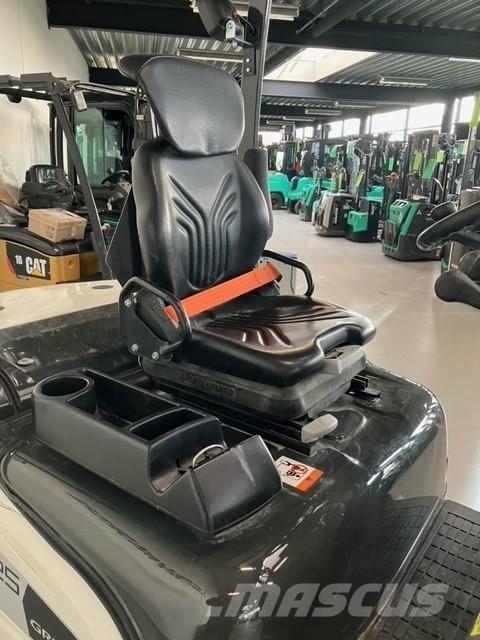 Mitsubishi FD25N3 柴油叉车