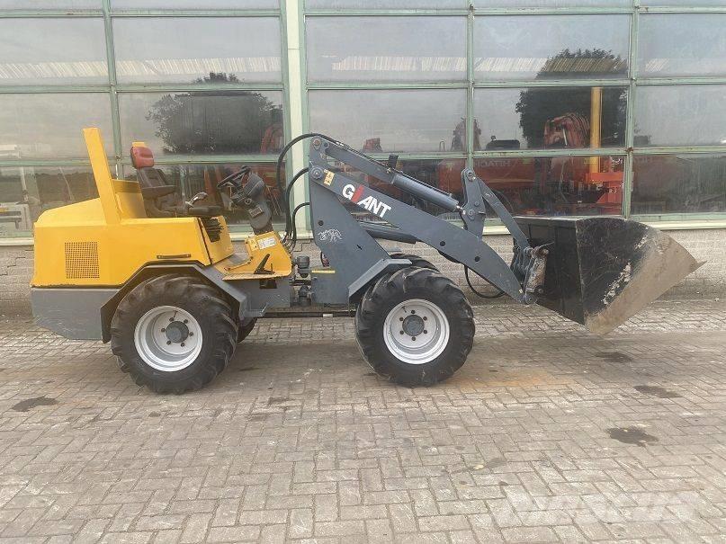 GiANT V 451 T 小型装载机
