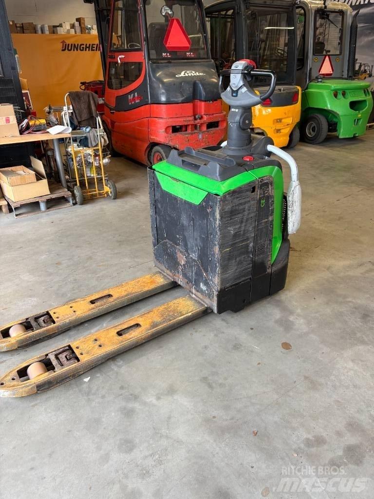 Cesab P 320 电动搬运车