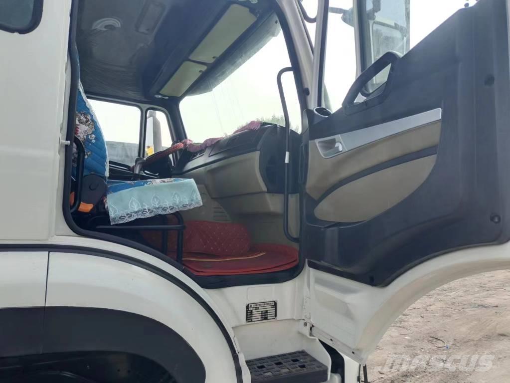 Sinotruk HOWO 371hp 牵引车