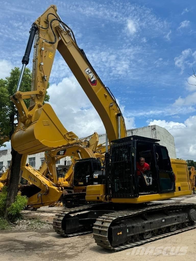 CAT 323 中型挖掘机