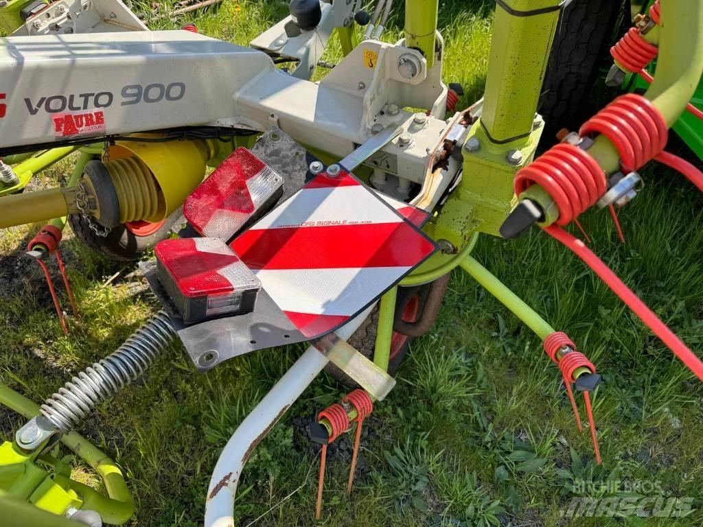 CLAAS VOLTO 900 犁耙和摊草机
