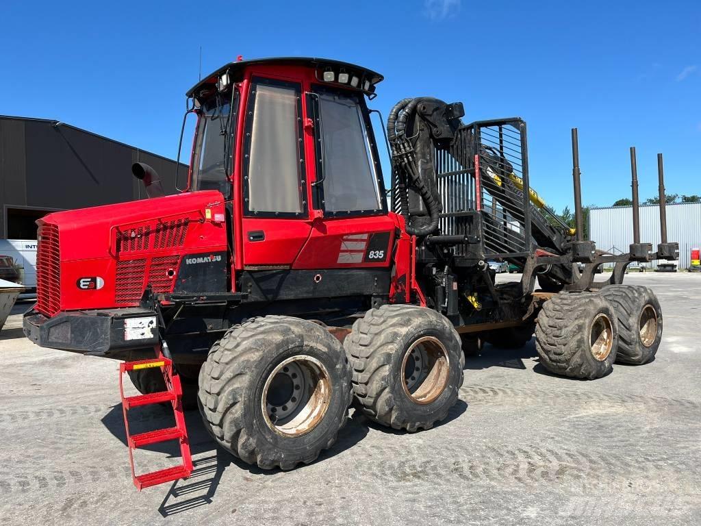 Komatsu 835 集运机