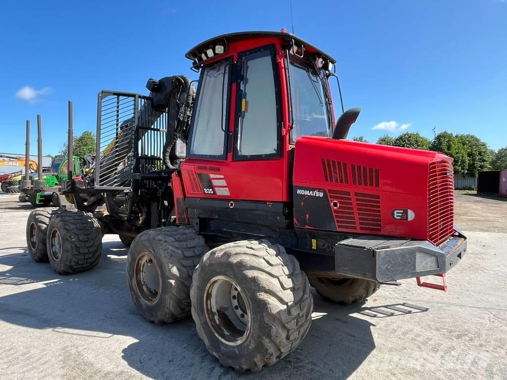 Komatsu 835 集运机